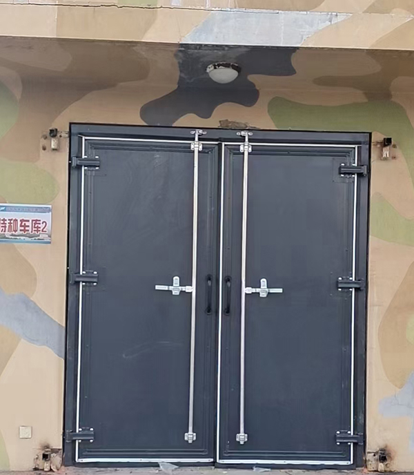 富蕴工业平开门 富蕴工业平开门