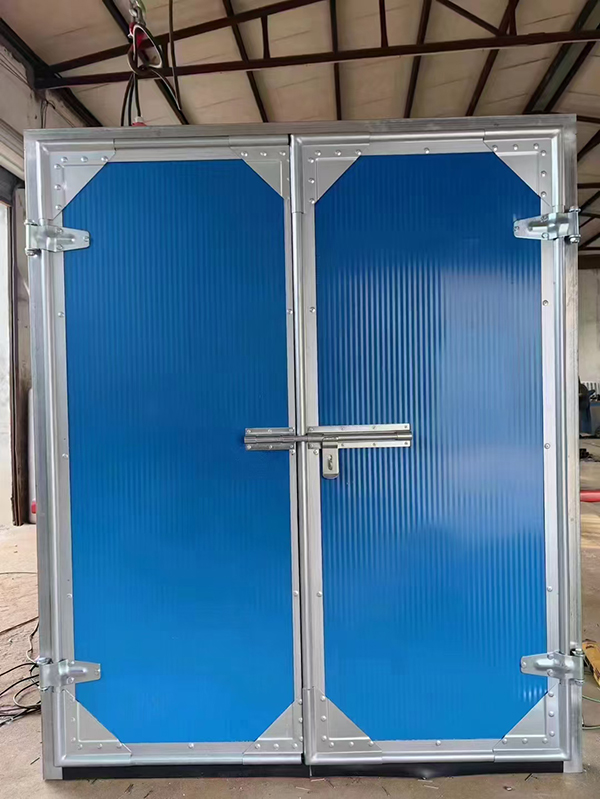 富蕴工业平开门