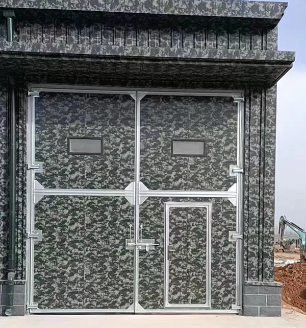 富蕴工业平开门