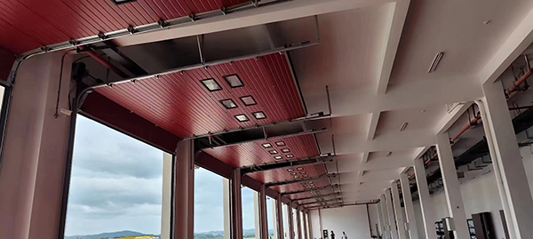 富蕴工业翻板门