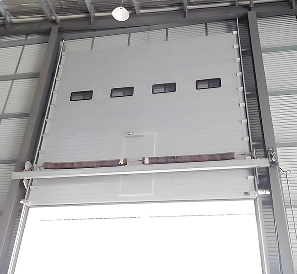 富蕴工业滑升门