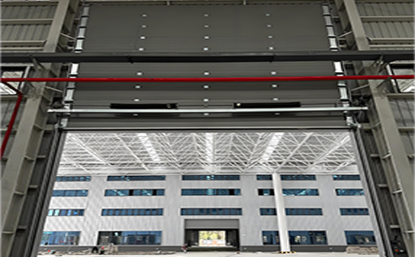 富蕴工业提升门