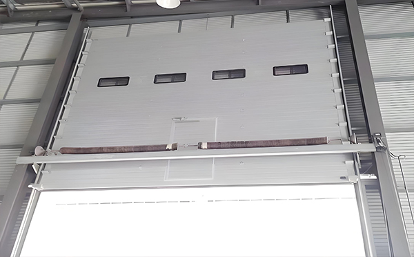 富蕴工业滑升门