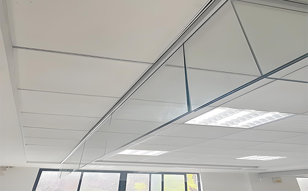 富蕴玻璃挡烟垂壁