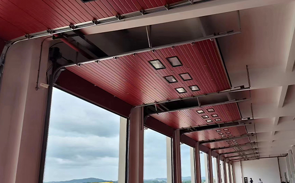 富蕴工业翻板门