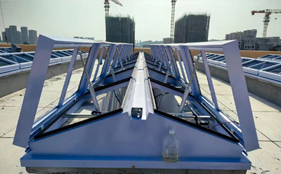 富蕴排烟窗的设置要求