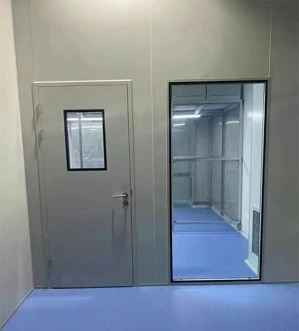 学校教学楼完成富蕴防火门标准化安装